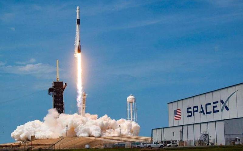 SpaceX向星链用户求助：呼吁向FCC和国会请愿以获得关键频段