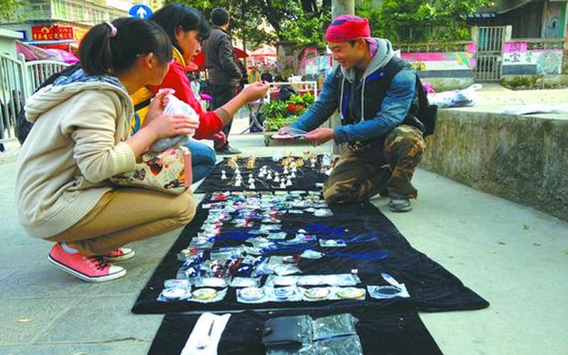 摆摊怎么创业好赚钱呢，摆摊创业做什么好