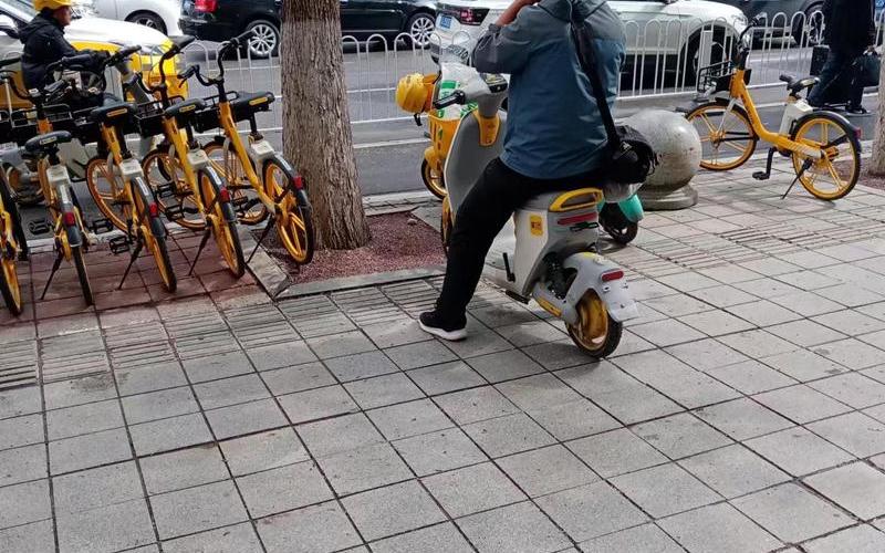 美团配送今年投放10万顶智能头盔 成本无需骑手承担