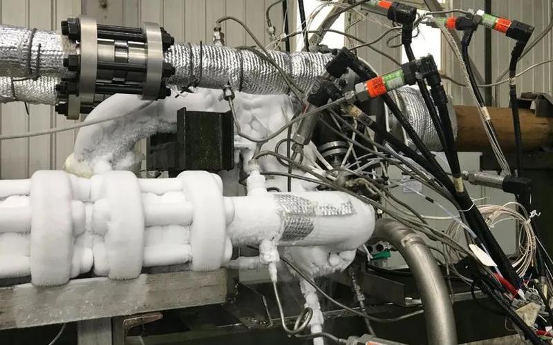 我国大推力氢氧发动机今年首次试车圆满成功