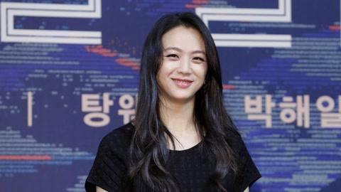 韩国青龙电影奖公布提名名单,汤唯提名最佳女主角!她凭借哪部作品获奖的...