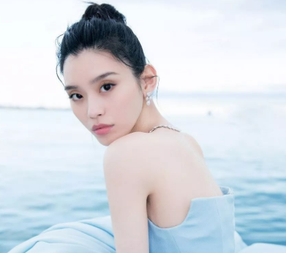 赌王家庭讣告里,为什么没有长孙媳妇奚梦瑶的名字呢?