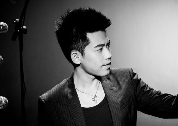 王栎鑫苏醒自嘲“过气明星“,07届快男现在发展如何?
