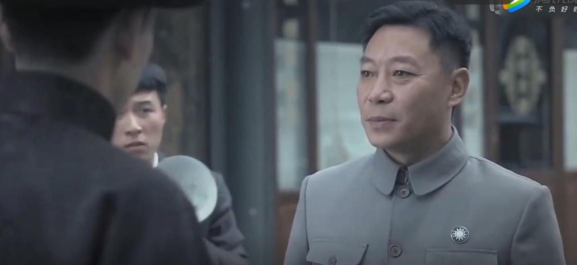 求问大佬一个电视剧名,其中有一个镜头是杜月笙当街拦蒋经国的车,截图如 ...