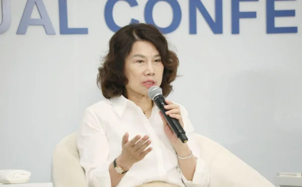 董明珠拒绝帮哥哥走后门被踢出族谱，她的身上有哪些值得我们学习的精神？